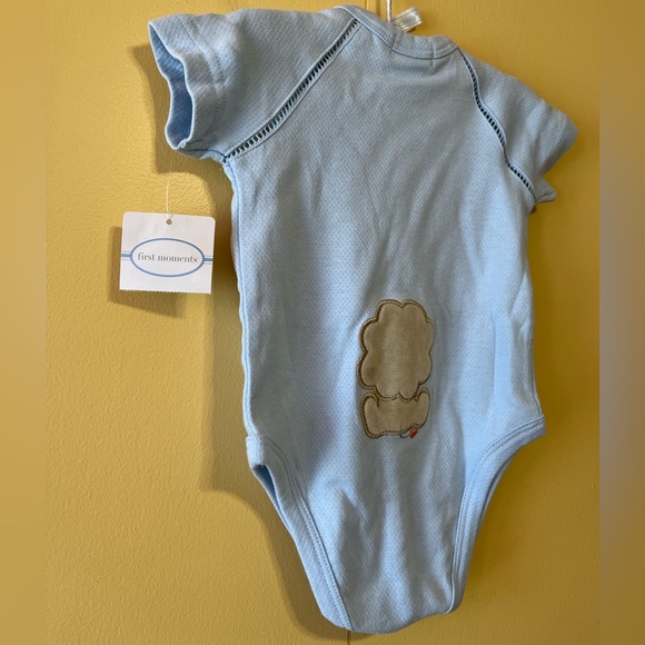 First Moments Onesie 6-9 months - Picture 4 of 5